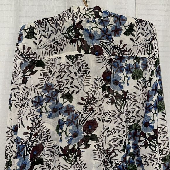 CAbi L Victoria Winter Floral Long Sleeve Front Tuck High Low Long Sleeve Blouse - Picture 8 of 16